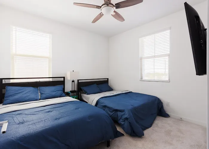 Modern Desert Home-great For Families & Groups, Near Golf, Hiking, And Fun, Private In-law With Own Entrance Also Available Separately *