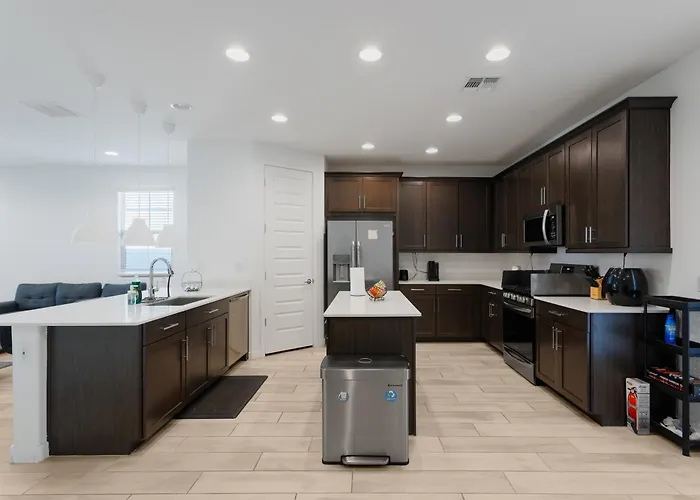 Modern Desert Home-great For Families & Groups, Near Golf, Hiking, And Fun, Private In-law With Own Entrance Also Available Separately *