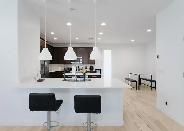 Modern Desert Home-great For Families & Groups, Near Golf, Hiking, And Fun, Private In-law With Own Entrance Also Available Separately Ferienhaus