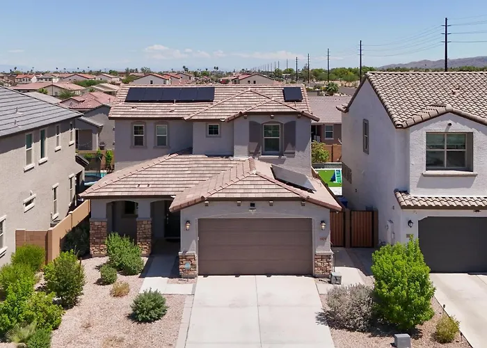 Modern Desert Home-great For Families & Groups, Near Golf, Hiking, And Fun, Private In-law With Own Entrance Also Available Separately